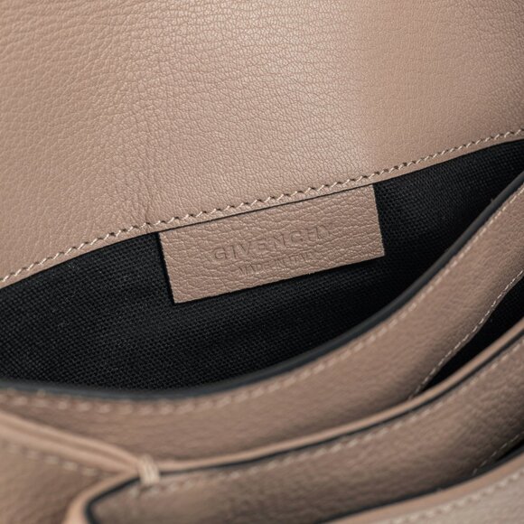 Givenchy Antigona Medium Mastic Goat-Leather Envelope Clutch - Picture 9 of 10